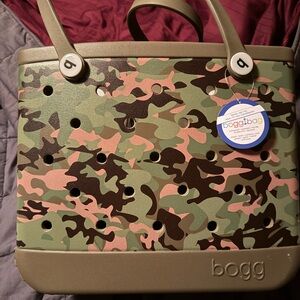 NEW BOGG BAG Camouflage Tote & Bevy holder